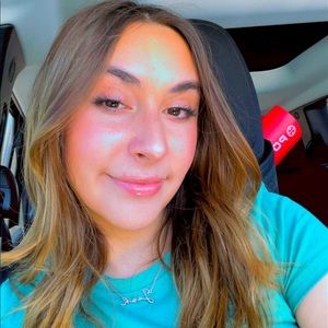 Meet your Posher, Marissa